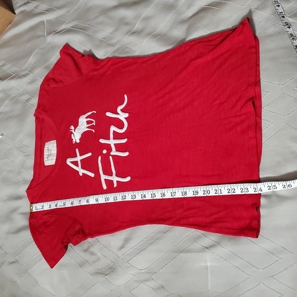 Abercrombie & Fitch Women's Red Embroidered Tee Size Small - Picture 6 of 6